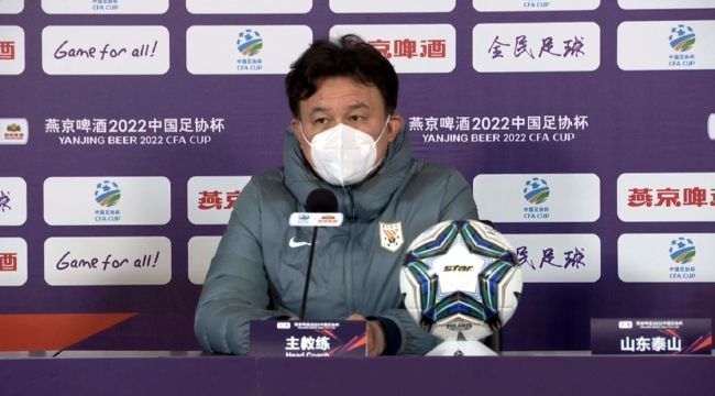 旁边围观的小子们都惊了一声，杨若晴也是挑了挑眉。